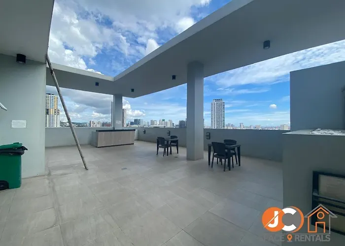 West Jones Residences By Jc Spacerentals, Mountain View, Free Wi-fi & Netflix, 15th Floor Located At The Center Of 4* Cebu
