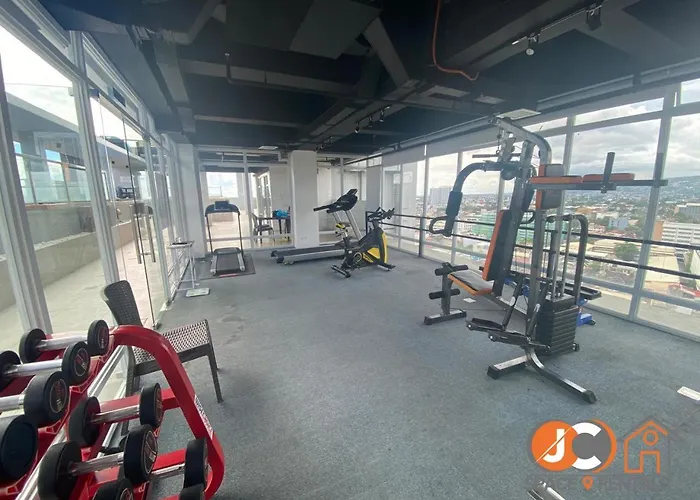 West Jones Residences By Jc Spacerentals, Mountain View, Free Wi-fi & Netflix, 15th Floor Located At The Center Of