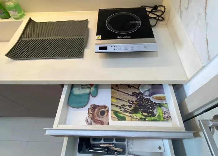 Appart hôtel West Jones Residences By Jc Spacerentals, Mountain View, Free Wi-fi & Netflix, 15th Floor Located At The Center Of