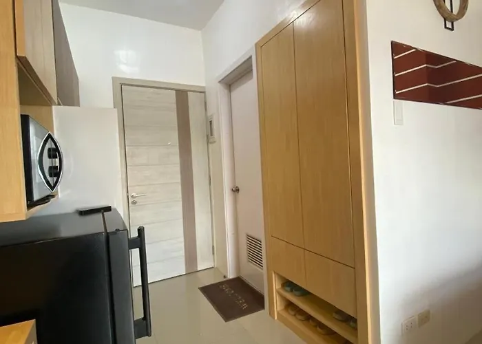 West Jones Residences By Jc Spacerentals, Mountain View, Free Wi-fi & Netflix, 15th Floor Located At The Center Of Appart hôtel Cebu